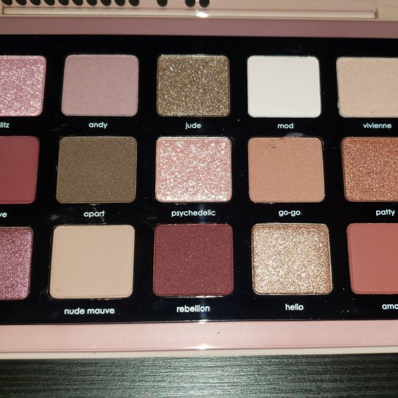 NATASHA DENONA ENCHANTING RETRO EYES PALETTE $80 - Picture 12 of 14